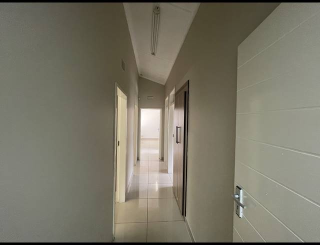 200M² OFFICE TO LET IN PARKDENE